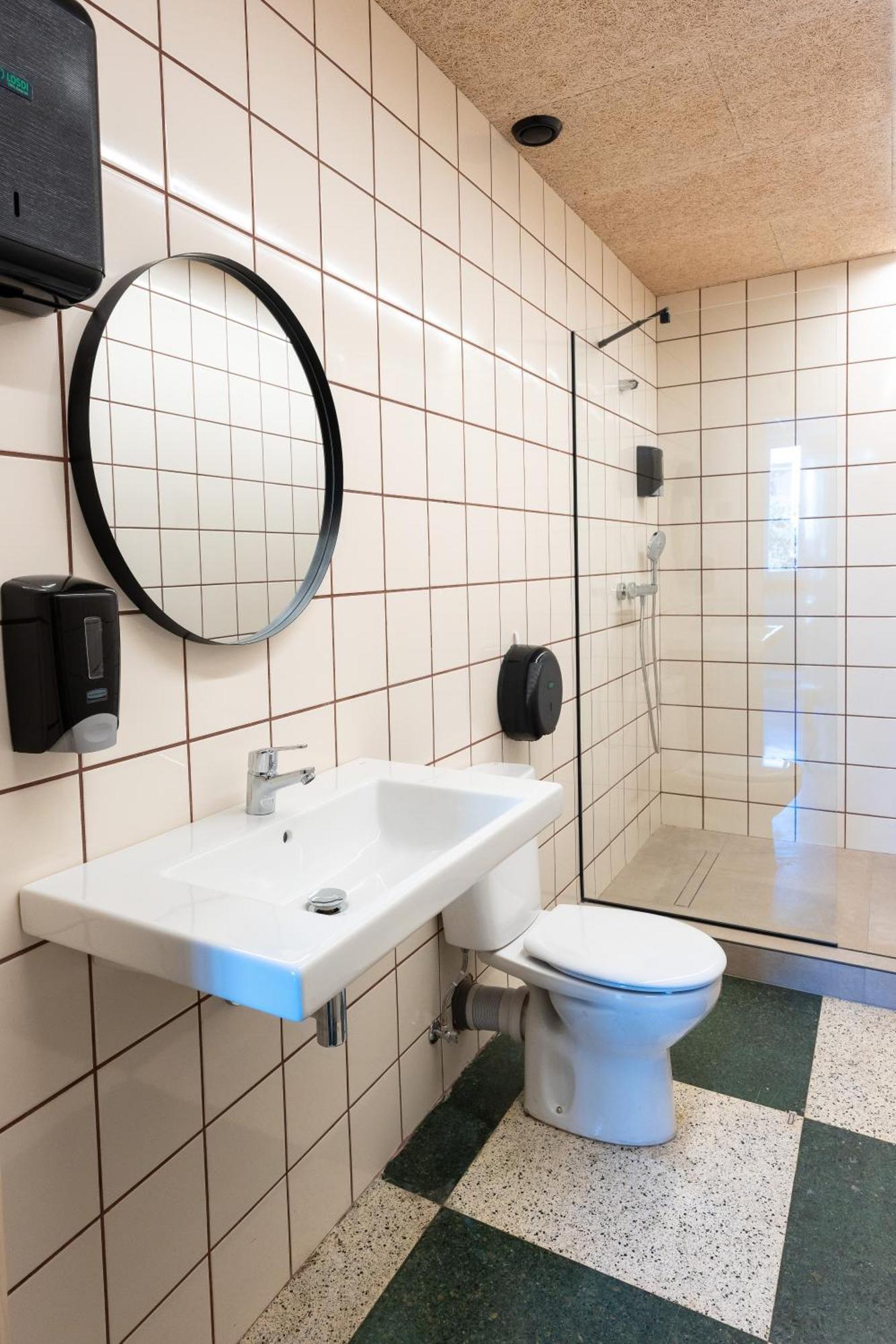 Lamia Bbk Women Hostel-Solo Mujeres Bilbao Eksteriør billede