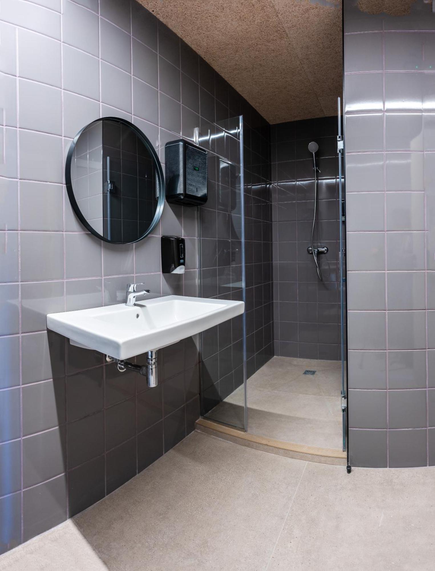 Lamia Bbk Women Hostel-Solo Mujeres Bilbao Eksteriør billede